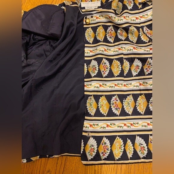 Maggy London Vintage 100% Silk Fan Pattern Skirt and Buttoned Top Set - Picture 4 of 16